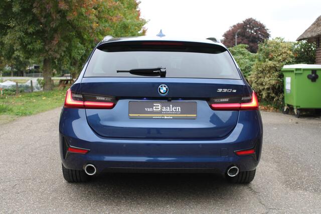 BMW 3-SERIE Touring 330e Business Edition PHEV PANO GR NAVI VIRTUAL 58000KM!!!