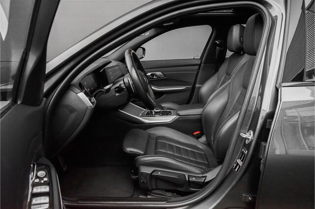 BMW 3-SERIE Touring 330i M-Sport Pano Leder H/K Trekhaak 19"