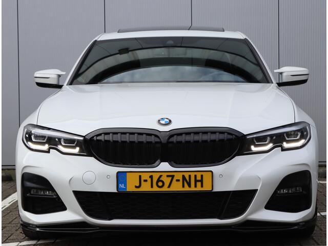 BMW 3-SERIE 320i M-sport High Executive | Schuifdak | Camera | Keyless | NAP