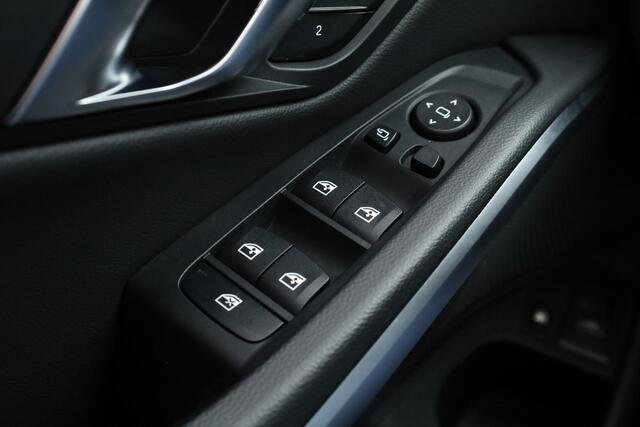 BMW 3-SERIE Touring 330e xDrive M Sport | Pano | HUD | Leder | Adapt. Cruise | Camera | Elek. Stoelen | Keyless | Stoelverw.