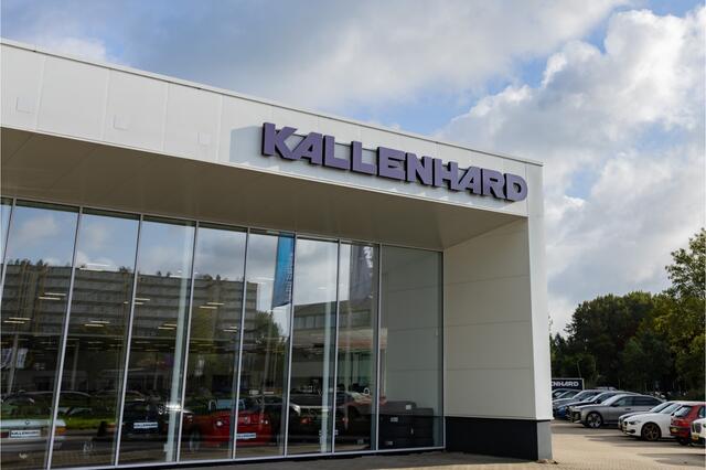 BMW 3-SERIE 330e M-Sport - Harman Kardon - Trekhaak - DAB - Camera