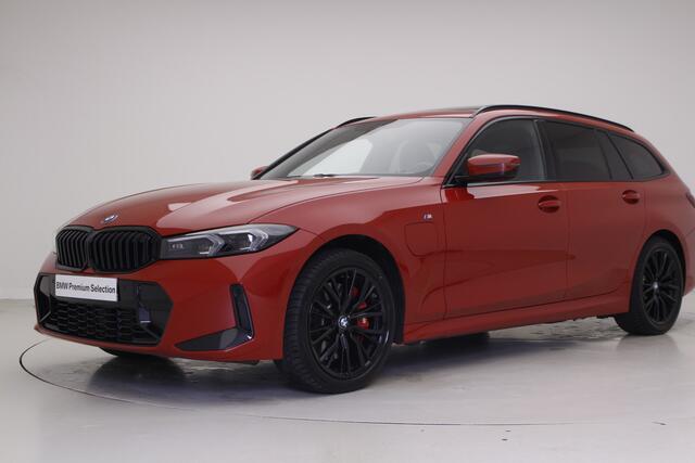 BMW 3-SERIE Touring 330e xDrive M-Sport Pro | Panorama | Memory stoelen | Camera | Hifi |