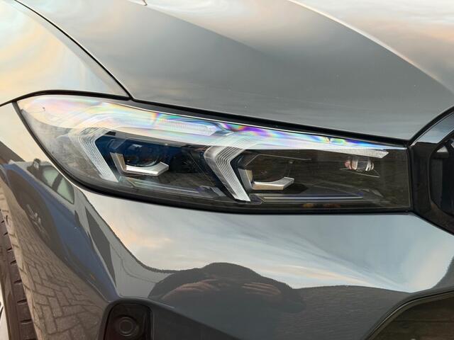 BMW 3-SERIE 320E M-Sport Pro Pakket Panodak 19 Inch Trekhaak Leer Head-Up