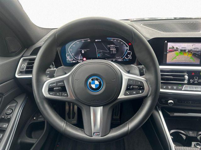 BMW 3-SERIE Touring 330e xDrive M-Sport / Laser-LED / HUD / Trekhaak / CarPlay
