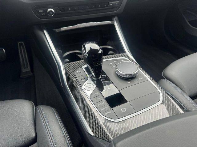 BMW 3-SERIE Touring 330e xDrive M-Sport / Laser-LED / HUD / Trekhaak / CarPlay