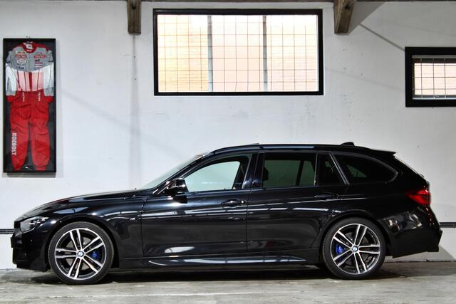 BMW 3-SERIE Touring 320i M Sport Edition | 19 inch | Panoramadak | Apple Carplay | Head-Up | NL auto |