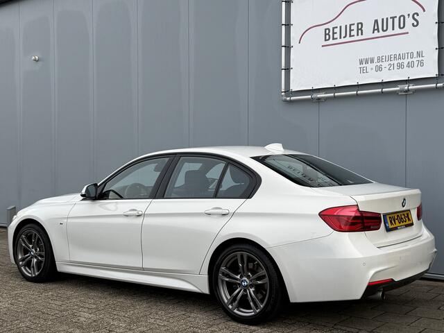 BMW 3-SERIE 318i Corporate Lease Executive M-Pakket/Navi/LED.