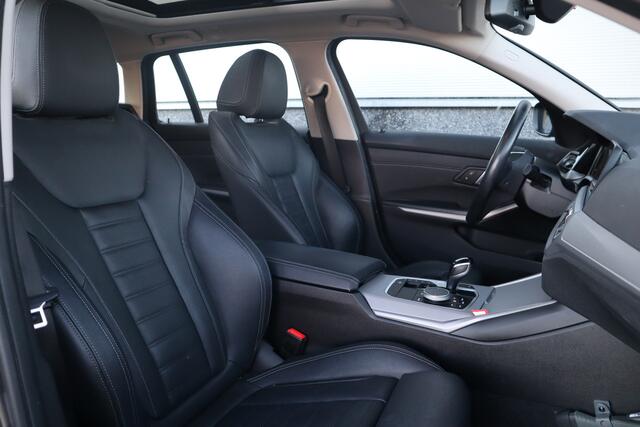 BMW 3-SERIE Touring 330e xDrive Business Edition Plus Pano dak / Laser / Sportstoelen / Leder /