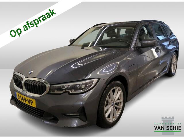 BMW 3-SERIE Touring 330e (292pk) 1e-Eig. & Dealer-Onderh. BOVAG-Garantie. NL-Auto.