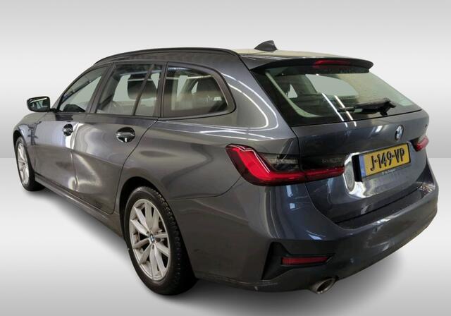 BMW 3-SERIE Touring 330e (292pk) 1e-Eig. & Dealer-Onderh. BOVAG-Garantie. NL-Auto.