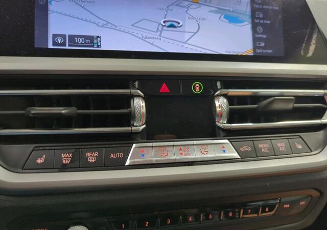 BMW 3-SERIE Touring 330e (292pk) 1e-Eig. & Dealer-Onderh. BOVAG-Garantie. NL-Auto.