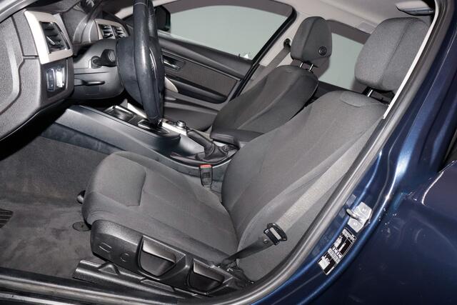 BMW 3-SERIE Touring 318i Executive NAVI | CLIMA | ELEK. KLEP | LED | CRUISE | LMV | PDC