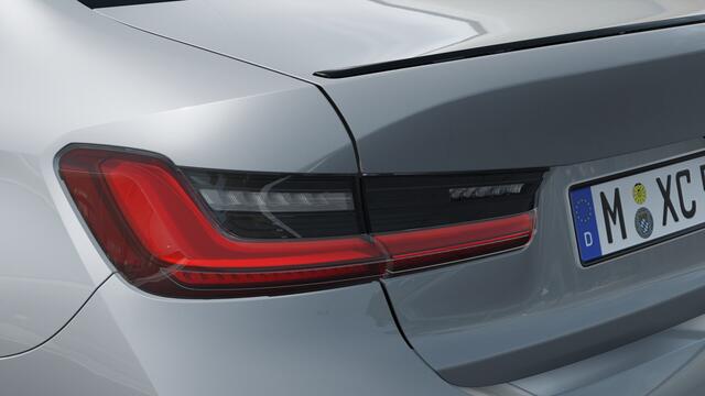 BMW 3-SERIE 330e High Executive M Sport Automaat / Sportstoelen / Adaptieve LED / Comfort Access / Parking Assistant Plus / Stoelverwarming / Stuurverwarming