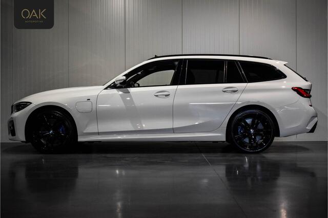 BMW 3-SERIE Touring 330e | M-Sport | Live Cockpit | Panorama | H&K | ACC | Leder/Alcantara | Alpin Wit