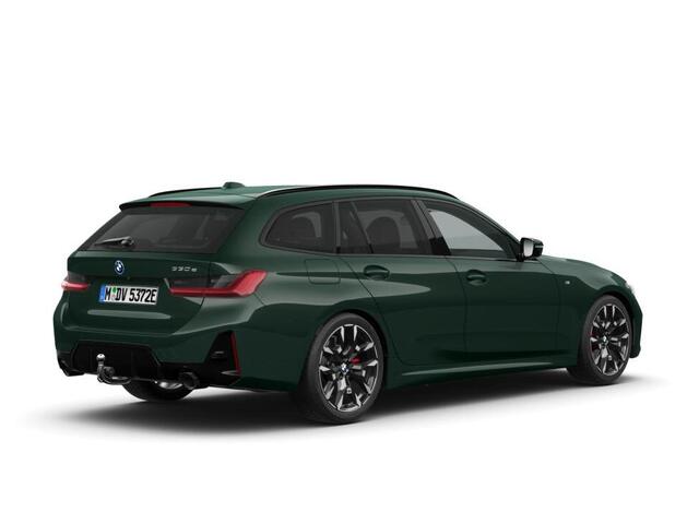 BMW 3-SERIE Touring 330e Individual Lak | M Sportpakket Pro | Innovation Pack | Comfort Pack | Trekhaak | Panoramadak