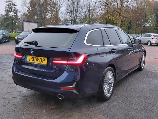 BMW 3-SERIE Touring 320i 184pk Automaat High Executive Individual | Origineel NL | Navi | Apple Carplay | Adap.Cruise | Leder+Verwarmd | Dodehoek+Rijstrooksensor | Pdc V+A+Assist+360 Camera | Privacy Glass