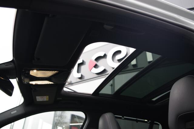 BMW 3-SERIE Touring 330e 293 PK xDrive High Executive M-Sport Pro, Kuipstoelen, Panoramadak, Memory, Adap. Cruise Control