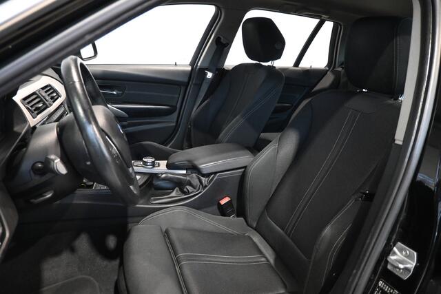 BMW 3-SERIE Touring 318i Corporate Lease Executive Automaat Clima Navigatie Rijklaarprijs Inruil Mogelijk!