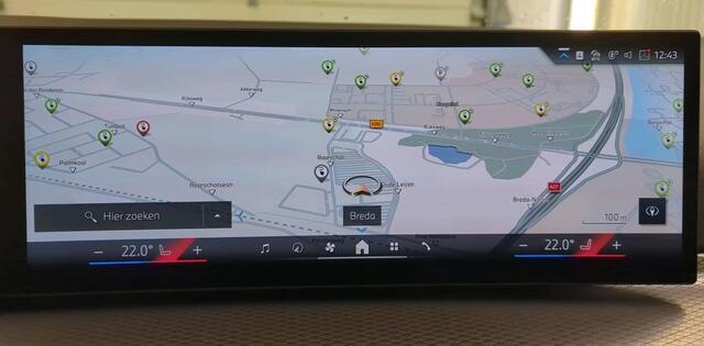 BMW 3-SERIE Touring 330e M-Sport 292 pk Facelift LCI 2 Trekhaak Leder Life Cockpit Plus Widescreen Sfeerverlichting Vlak Stuur Carplay Led Stoelverwarming NL Auto BTW 1e Eigenaar Fabrieksgarantie 25/11/2027 ! 19,5 kWh Accu !