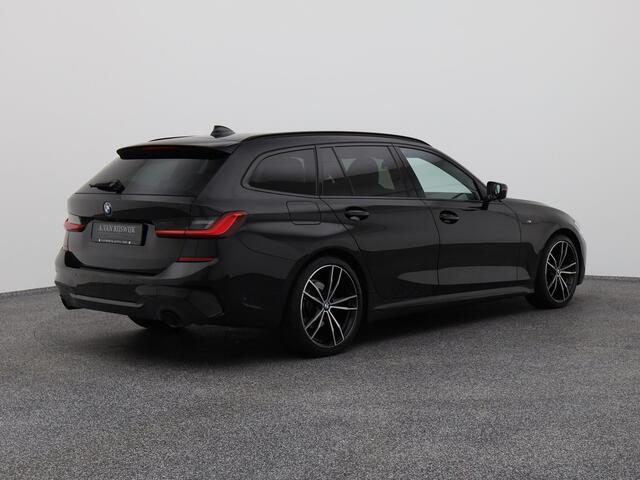 BMW 3-SERIE Touring 318i Automaat M-Sport | CAMERA | CARPLAY | STOELVERWARMING