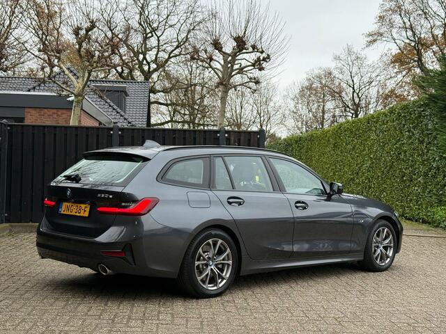 BMW 3-SERIE Touring 330e
