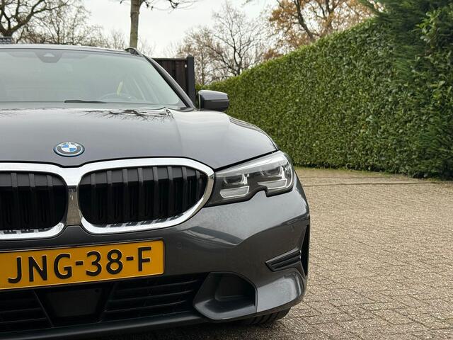 BMW 3-SERIE Touring 330e