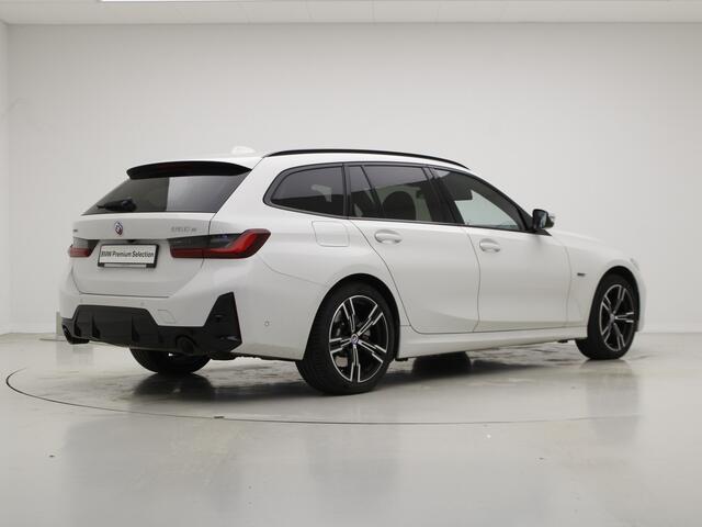 BMW 3-SERIE Touring 330e xDrive | M-Sport | Panorama | Elek. Stoelverst. | HiFi Adapt. Led | Camera |