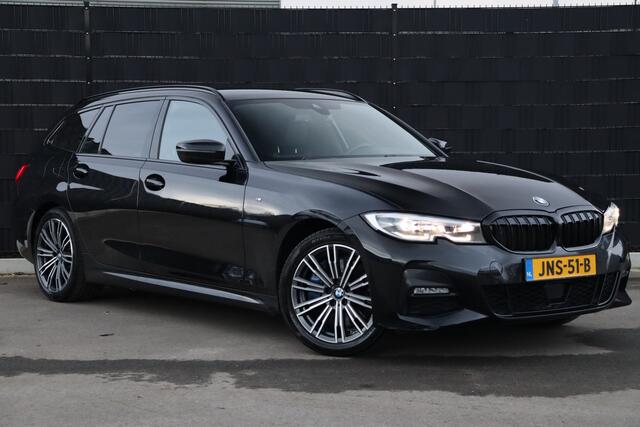 BMW 3-SERIE Touring 330e M-Sport 292pk PHEV | Adap. Cruise | Carplay | Stoelverwarming | Sfeerverlichting | Navigatie | DAB