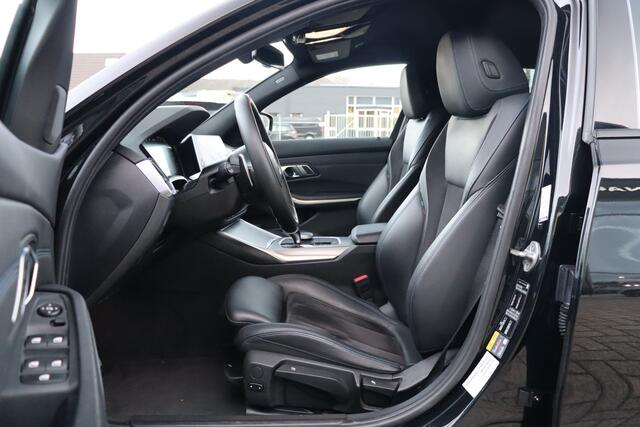 BMW 3-SERIE Touring 330e M-Sport 292pk PHEV | Adap. Cruise | Carplay | Stoelverwarming | Sfeerverlichting | Navigatie | DAB
