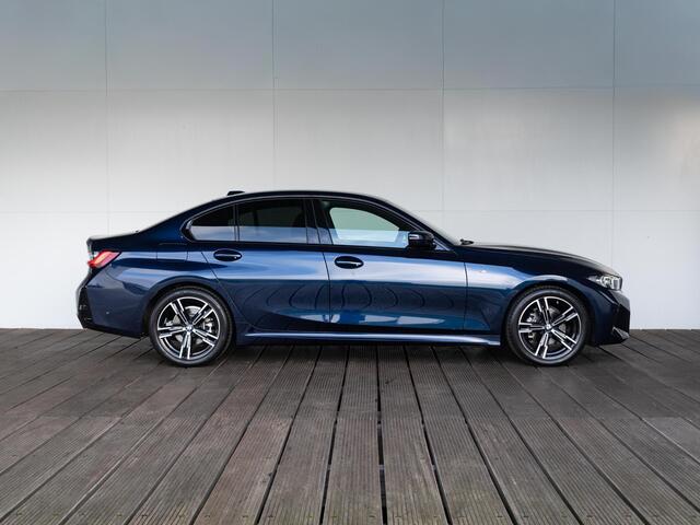 BMW 3-SERIE Sedan 318i | M Sportpakket | Comfort Pack | Comfort Access | Achteruitrijcamera | Stoelverwarming | 18''