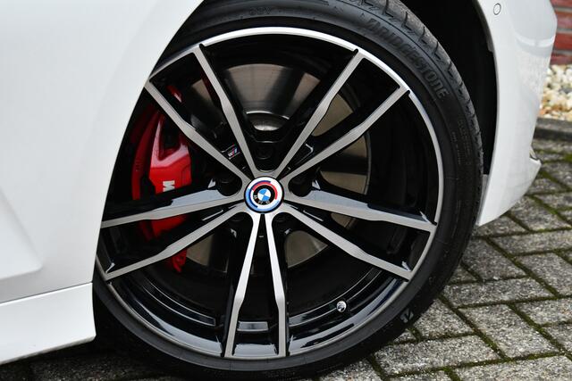 BMW 3-SERIE 330d M-Sport Pro Pano H/K HUD El-zetels Parelmoer-wit!