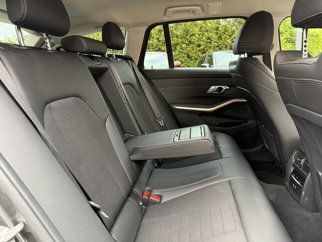 BMW 3-SERIE Touring 330e Sport line Aut., Trekhaak | Navi+