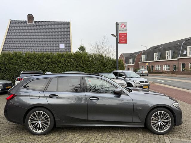 BMW 3-SERIE Touring 330e Sport line Aut., Trekhaak | Navi+