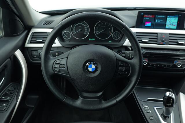 BMW 3-SERIE Touring 318i Executive | Automaat | PDC V+A | HiFi