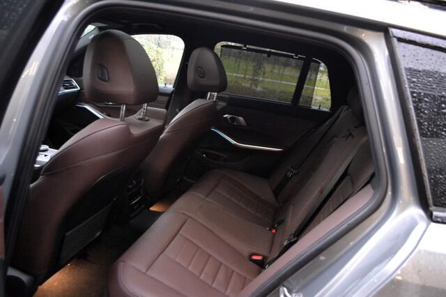 BMW 3-SERIE 330e M-Sport / Pano / Leder