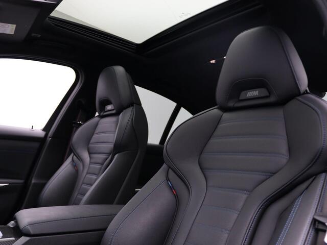 BMW 3-SERIE Sedan M340i xDrive M Sportpakket Pro | Travel Pack | Innovation Pack | Comfort Pack | Entertainment Pack | Stuurwielrand Verwarmd | Schuifdak | Elektrisch Verstelbare M Sportstoelen | Driving Assistant Professional | Harman Kardon | 19''