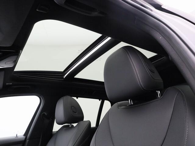 BMW 3-SERIE Touring 320e M-Sport | PANO | CAMERA | HUD | STOELVERWARMING