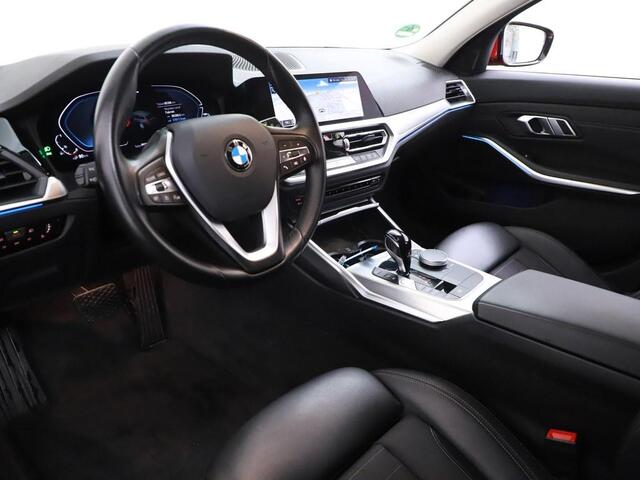 BMW 3-SERIE Touring 330e Business Edition Plus
