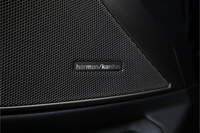 BMW 3-SERIE Touring 330e xDrive M-Sport Panorama / 19inch / Harman Kardon /