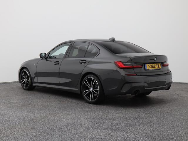 BMW 3-SERIE 318i Executive Edition M-Sport | CAMERA | CARPLAY | STOELVERWARMING