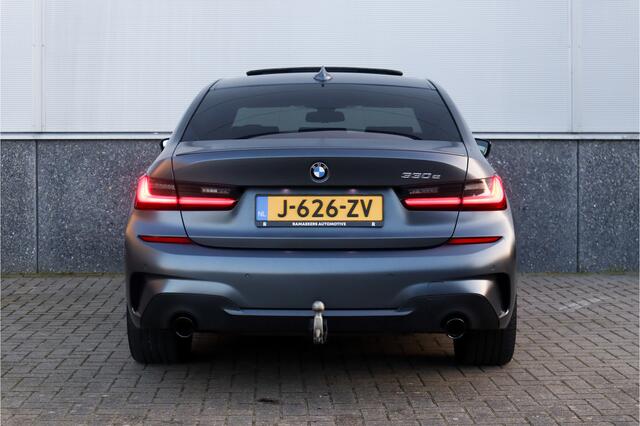 BMW 3-SERIE 330e High Ex M-Sport Frozen / Glazen dak / Adaptief onderstel / Electrische stoelen /