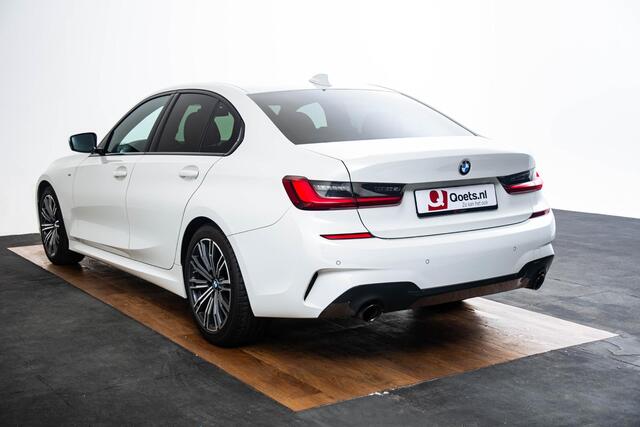 BMW 3-SERIE 320i Business Edition M Sport - Elektrisch verwarmde voorstoelen - Getinte Ruiten - Active Guard Plus - Cruise control - PDC Voor/Achter - HiFi - Automatisch dimmende binnenspiegel - Doorlaadopening -