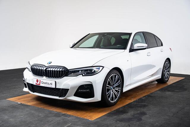 BMW 3-SERIE 320i Business Edition M Sport - Elektrisch verwarmde voorstoelen - Getinte Ruiten - Active Guard Plus - Cruise control - PDC Voor/Achter - HiFi - Automatisch dimmende binnenspiegel - Doorlaadopening -