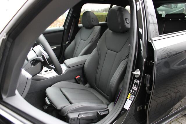 BMW 3-SERIE Touring 330e High Executive M Sport Automaat / Panoramadak / Trekhaak / Sportstoelen / Active Cruise Control / Adaptieve LED / Parking Assistant Plus / Comfort Access