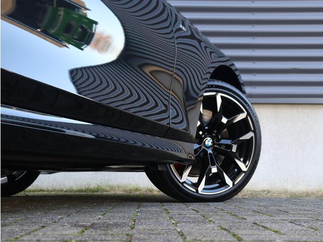 BMW 3-SERIE 330e Sedan | M Sportpakket Pro | Innovation Pack | Comfort Pack