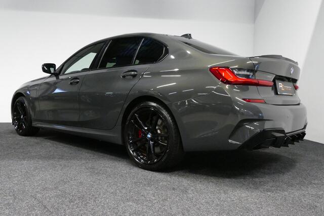 BMW 3-SERIE 330e xDrive M Sport / M340i Diffuser / Black Diamond M Grill / M340i M Sport bumper pakket / Schuif-/kanteldak / Premium kleur Dravitgrau / Apple Carplay - Android Auto / Stoelverwarming / Ambienteverlichting / 19'' LMV / Stuurwiel verwarming / Full LED /