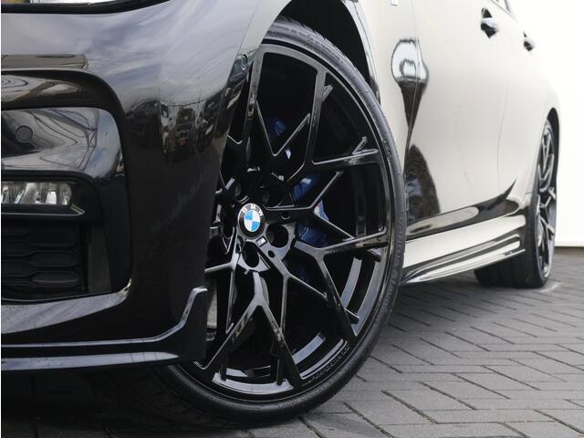 BMW 3-SERIE 320i Executive Edition M-Peformance/ 20"LMV/ M-Sportpakket/ HiFi/ Cruise Control/ Sportstoelen/ schuif-/kanteldak/ Achteruitrijcamera/ Sportstoelen/ Head-Up