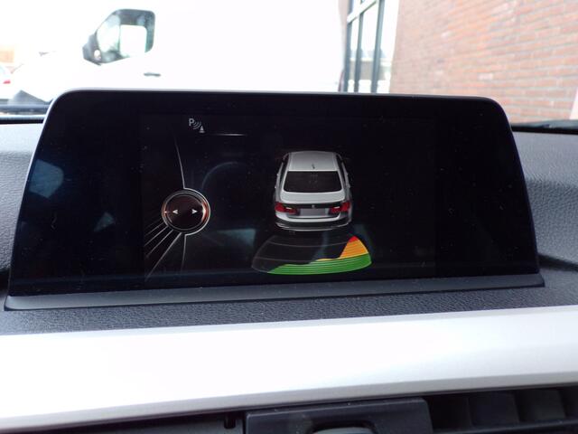 BMW 3-SERIE 320i Centennial Executive Sportstoelen Stoelverwarming Trekhaak NAP