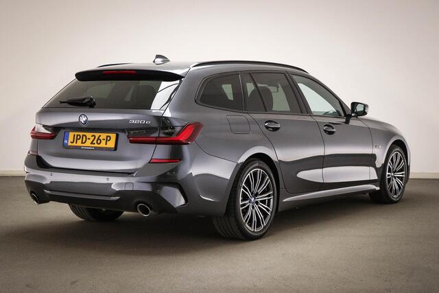 BMW 3-SERIE Touring 320e M-Sport | LASER LED | STOELVERWARMING | HOUTAFWERKING | DAB | APPLE | 18"