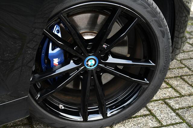 BMW 3-SERIE 330e xDrive M-Sport Pro Pano M-zetels ACC HUD 19inch El-klep